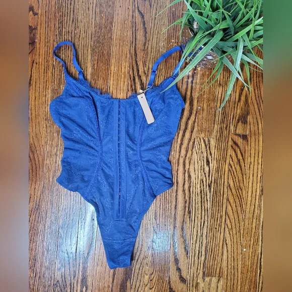 Shapellx NWT Women's Royal Blue Lace Shapewear Bodysuit Size M - Picture 7 of 11